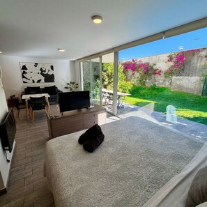 Comfort Apartment | 1 bedroom, iron/ironing board, free WiFi - Moderno y equipado estudio en Los Dominicos (Santiago)