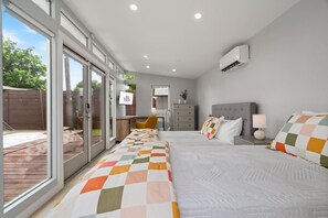 3 bedrooms, desk, iron/ironing board, travel crib