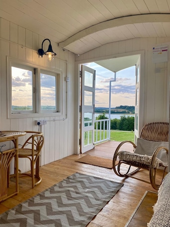 The Hide At Manton Bay Glamping Retreat