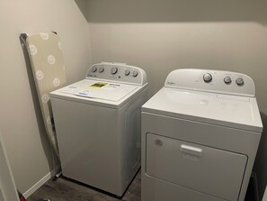 Interior - Happy Stay brand new 3-bedroom 2-Full bath house in serene Broken Arrow (Broken Arrow)