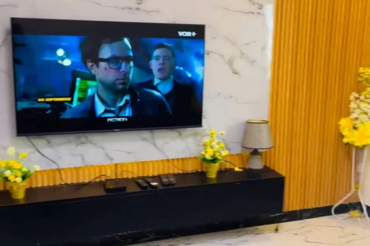 Appartement Confort, 2 chambres, baignoire | Coin séjour | Télévision de 32 pouces avec chaînes par satellite