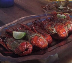 Tägliches großes Frühstück (8 EUR pro Person)