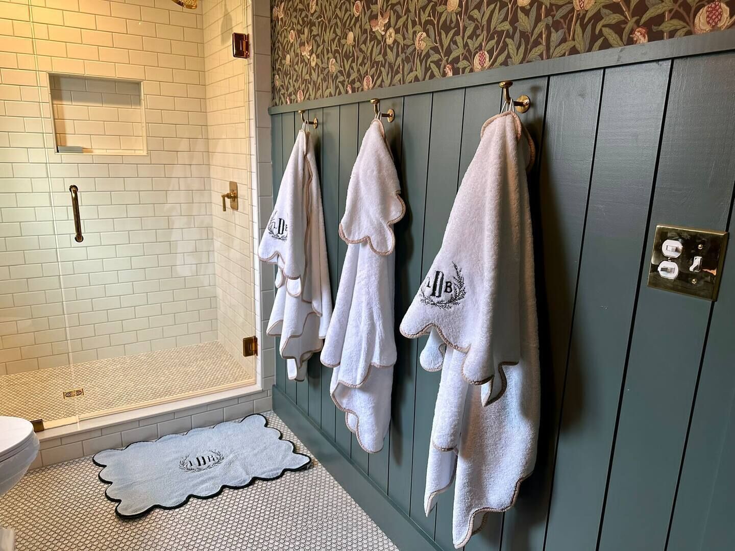 Shower, jetted bath, towels, soap