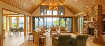 Picturesque views of Sapphire & Lonesome Valley. Hot tub, guest suite, firepit.