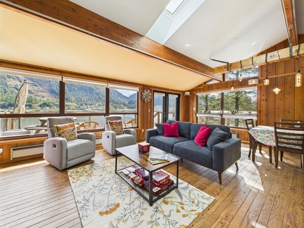 تلفزيون ذكي