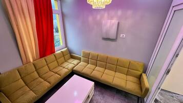 TV Pintar, filem tayangan pertama, filem berbayar, lantai dipanaskan