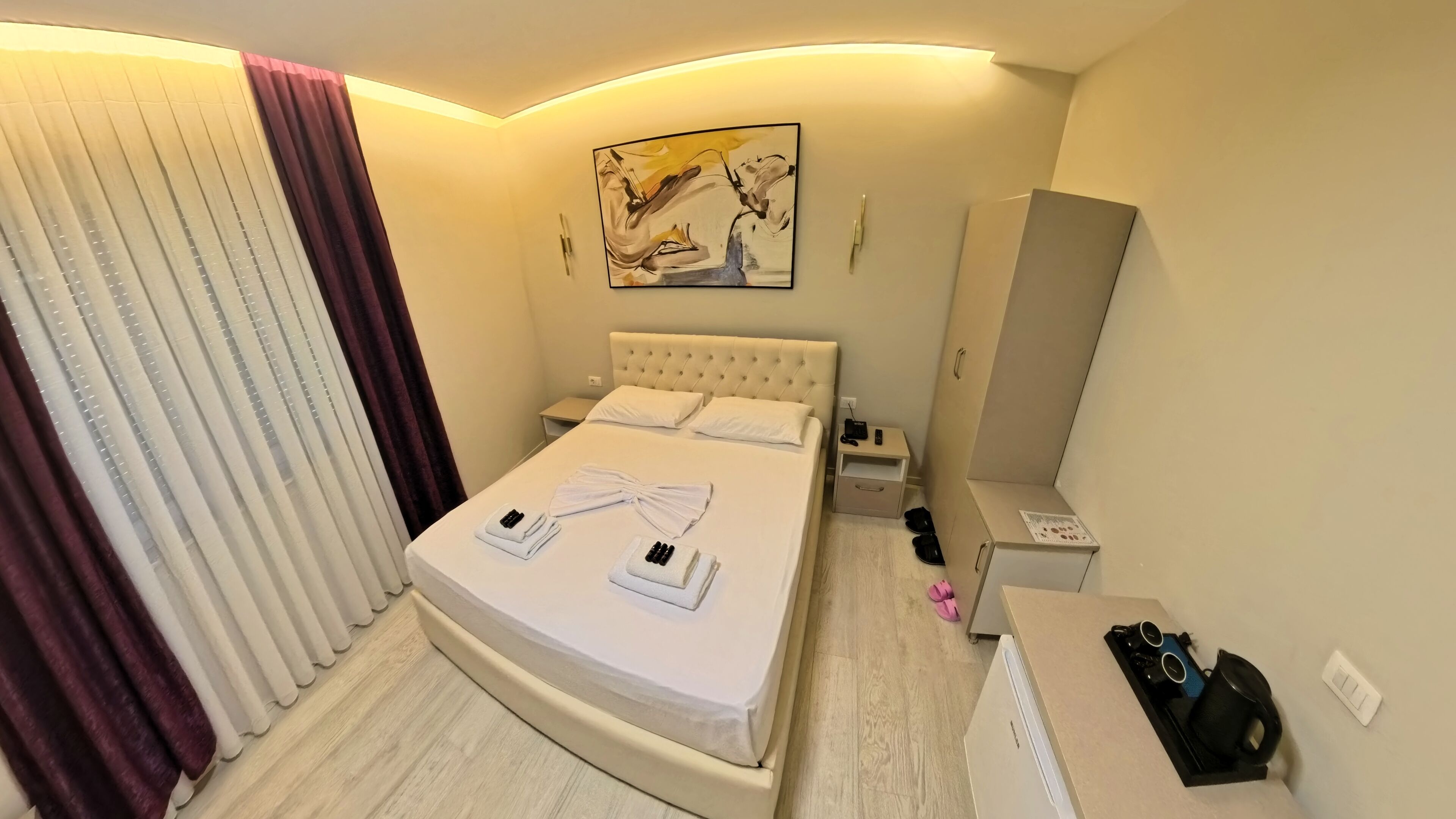 Deluxe Room, Non Smoking, Mountain View | Premium bedding, down comforters, in-room safe, individually decorated