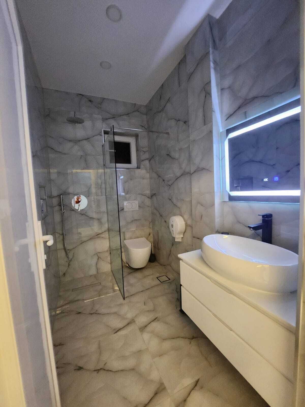 Ducha, cabezal de ducha con hidromasaje