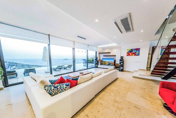 Smart TV - Villa Au Soleil - Five Bedroom Villa, Sleeps 10 (Kalkan)