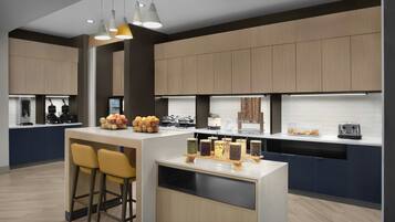 Free daily continental breakfast