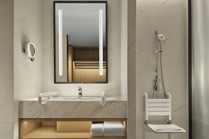 Huone, 1 suuri parisänky, näköala puutarhaan | Kylpyhuone