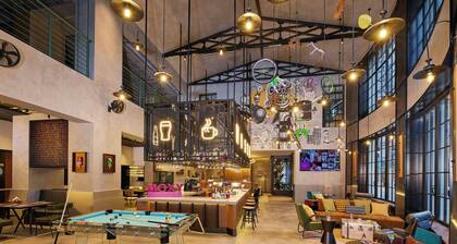 Moxy Shanghai Putuo
