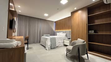 Quarto casal | Frigobar, escrivaninha, cortinas blackout, Wi-Fi de cortesia