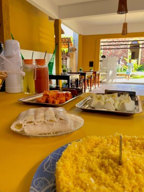 Bao gồm bữa sáng buffet hàng ngày 