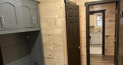 Charming 2-bedroom cabin with AC, WiFi in adorable Pittsgrove
