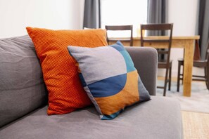 TV - Bright, Spacious 2-bed, 5 mins from Tube, Sleeps 4 - Pass the Keys (London)