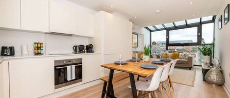 Fridge, microwave, oven, dishwasher