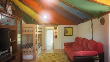 2 bedrooms, WiFi, bed sheets
