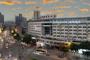 Exterior - Lavande Hotels (Guangzhou Fangcun Huadiwan) (Guangzhou)