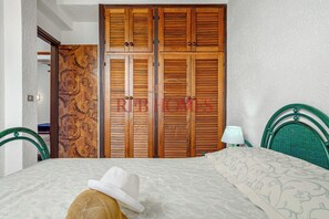 3 chambres, fer et planche à repasser, draps fournis