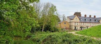 3 bedroom accommodation in Towcester