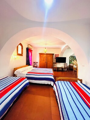 2 bedrooms, WiFi, bed sheets - El Beaterio Beaterio Room 10 Pax () (Tarifa)