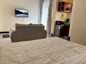 1 bedroom, iron/ironing board, WiFi, bed sheets - Charming 1-bedroom apartment in lovely Kampala, Kisaasi-Kyanja with WiFi (Kampala)
