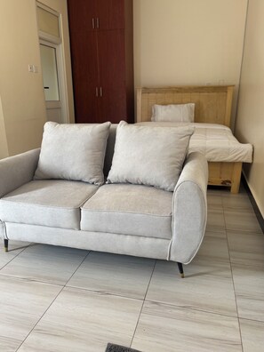 1 bedroom, iron/ironing board, WiFi, bed sheets - Charming 1-bedroom apartment in lovely Kampala, Kisaasi-Kyanja with WiFi (Kampala)