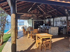 Outdoor dining - Furnas Paradise Country House  (Campos Gerais)
