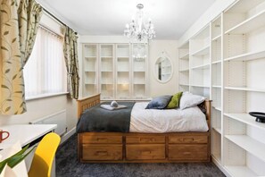 5 makuuhuonetta, silitysrauta/-lauta, Wi-Fi, vuodevaatteet