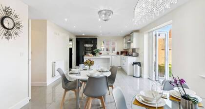 Olympic House - Spacious house for a weekend with friends