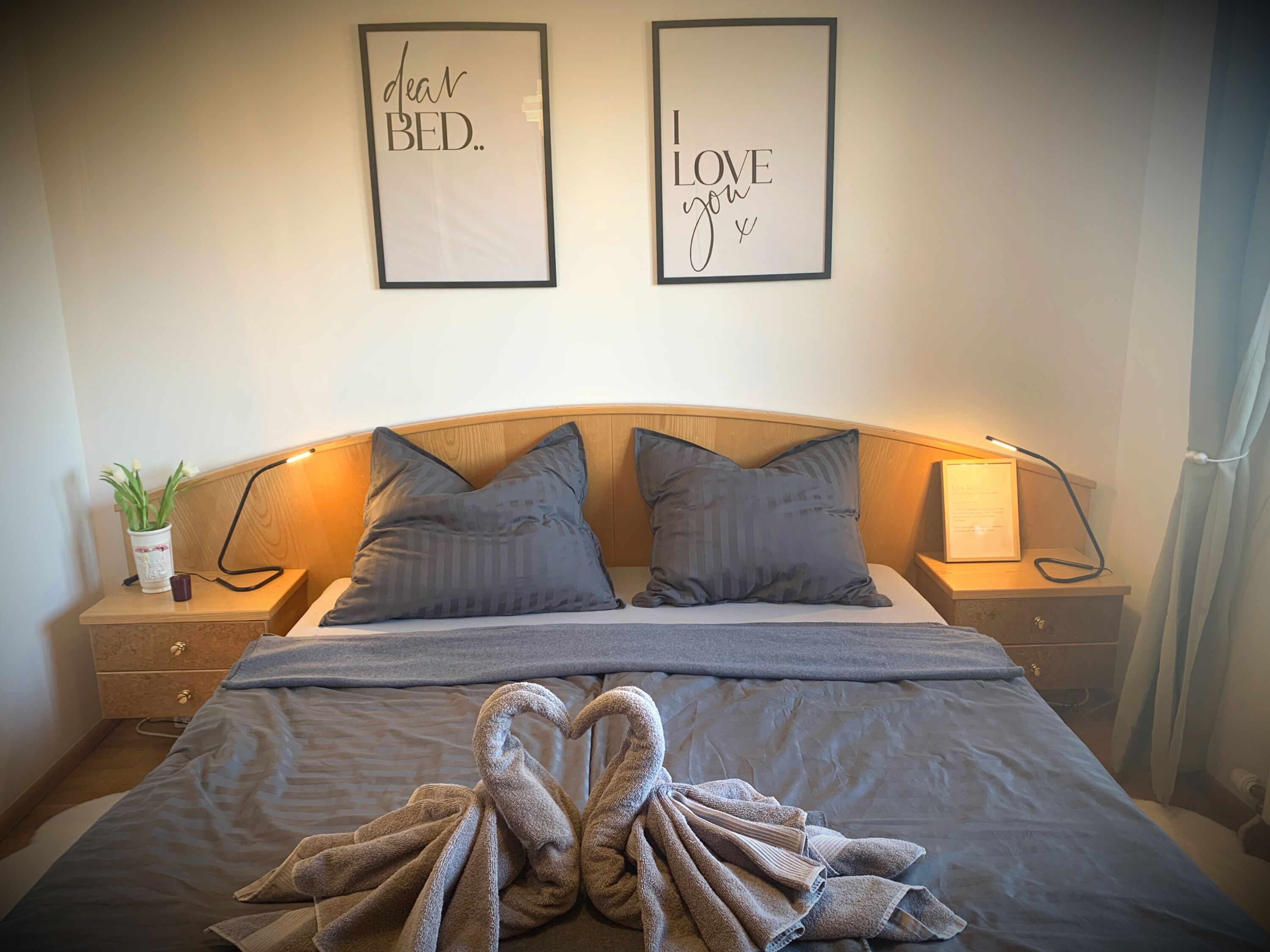 2 Schlafzimmer, Schreibtisch, Bügeleisen/Bügelbrett, Reisekinderbett