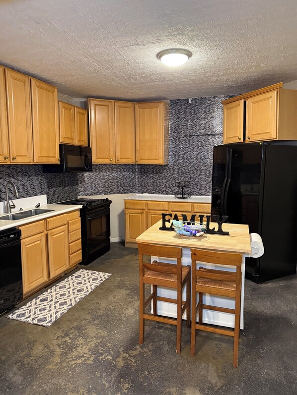 Microwave, oven, stovetop, dishwasher