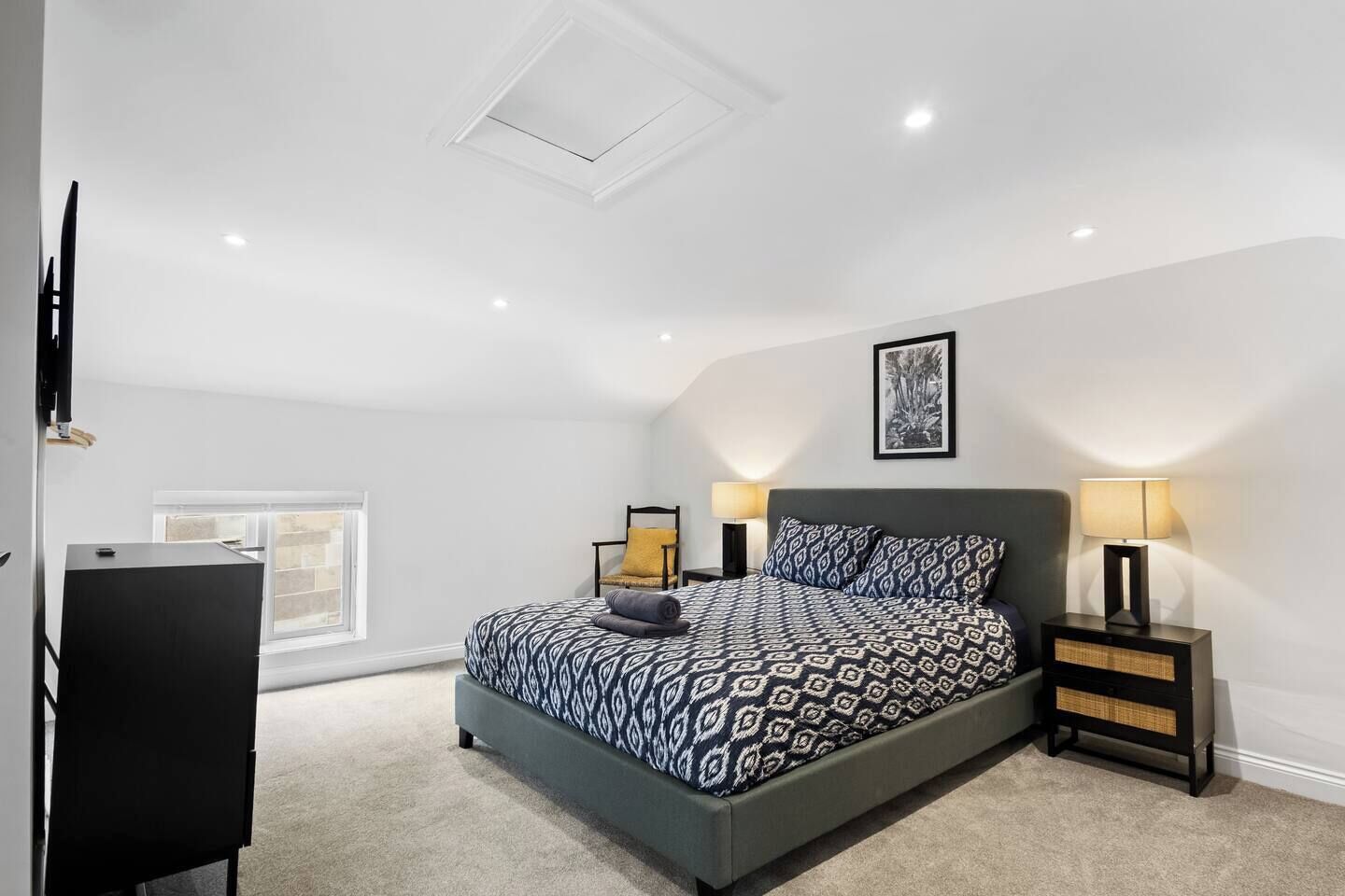 4 bedrooms, iron/ironing board, WiFi