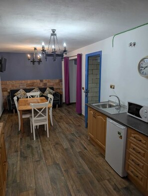 Studio, Private Bathroom (Para toda la familia) | Dining
