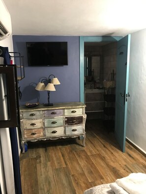 Chambre Double, salle de bains privée, vue cour intérieure (habitacion rustica) | Divers