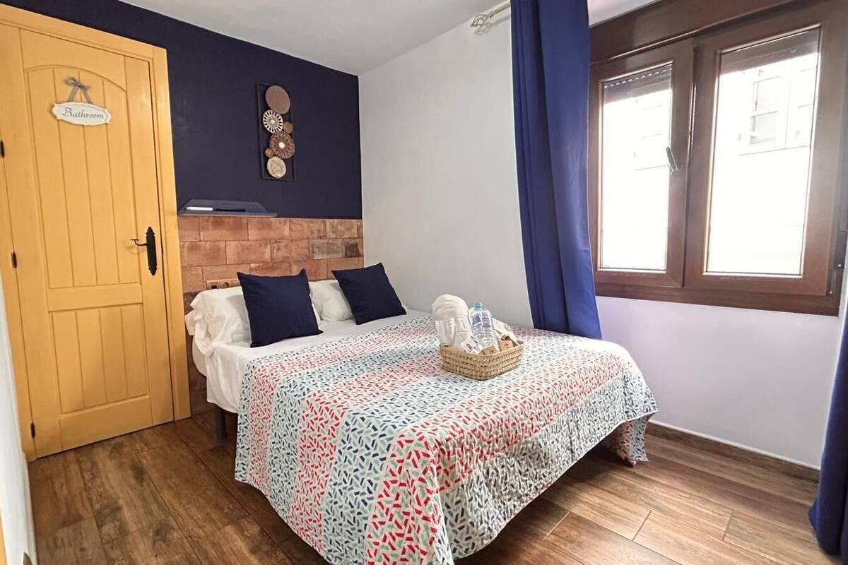 Standard Double Room, Private Bathroom (coqueta) | Free WiFi