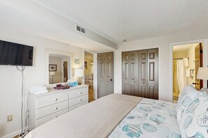 2 bedrooms, iron/ironing board, internet, bed sheets