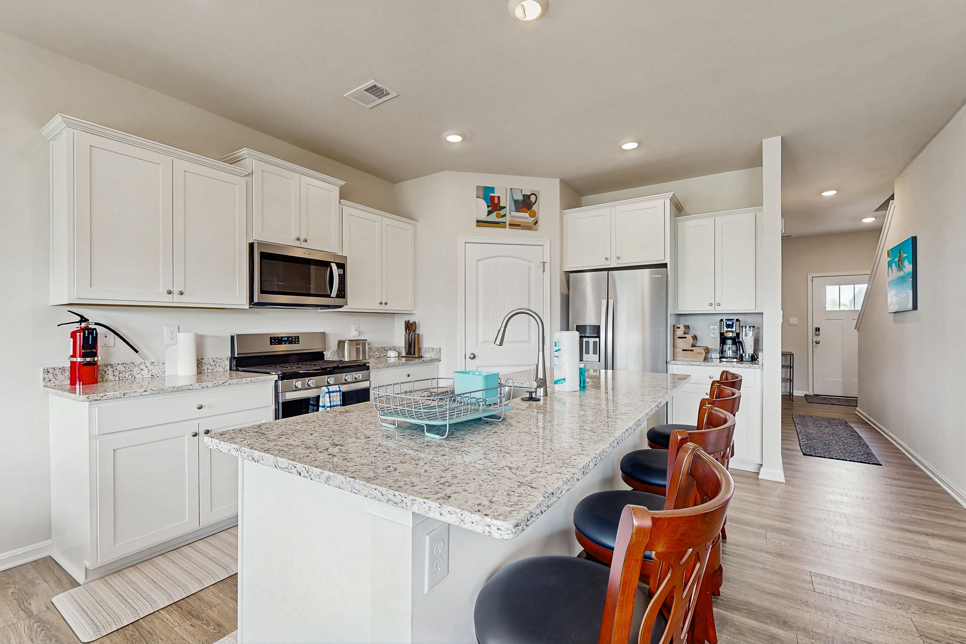 Refrigerador, microondas, horno, placa de cocina