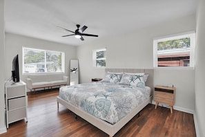 3 bedrooms, iron/ironing board, free WiFi, bed sheets - 3-bedroom House with Heated Pool in Delightful St. Augustine. Pet-Friendly! (St. Augustine)