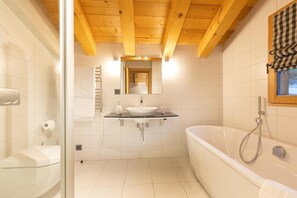 Shower, hair dryer, towels, soap - Chalet Renard Blanc is a luxurious yet cozy home for skiing, golfing, and hiking (Crans-Montana)