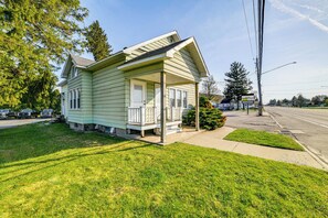 Exterior - < 2 Mi to SUNY Cortland: Unit w/ Private Parking (Cortland)