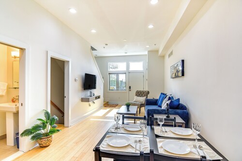 Private Patio! Stay By Old Town, Lincoln Financial