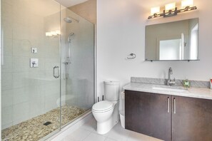 Hair dryer, towels - Private Patio! Stay By Old Town, Lincoln Financial (Philadelphia)