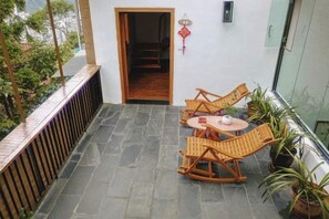 Unclassified image, 4 of 32, button - Baoxingtian Sister Inn (Baoxing)
