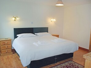 3 bedrooms, free WiFi, bed sheets
