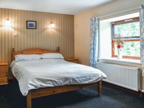 3 bedrooms, free WiFi, bed sheets