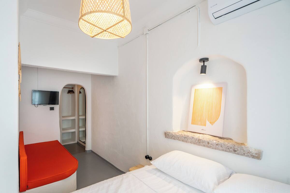 Comfort-huone, kaupunkinäköala | Tallelokero huoneessa, ilmainen Wi-Fi