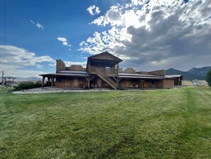 Exterior - Cozy Cabin 11 at the Almo Inn near City of Rocks/Castle Rock Park in Almo, Idaho (Almo)