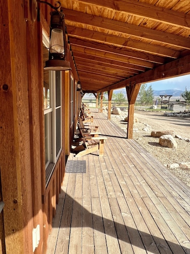 Cozy Cabin 11 at the Almo Inn near City of Rocks/Castle Rock Park in Almo, Idaho